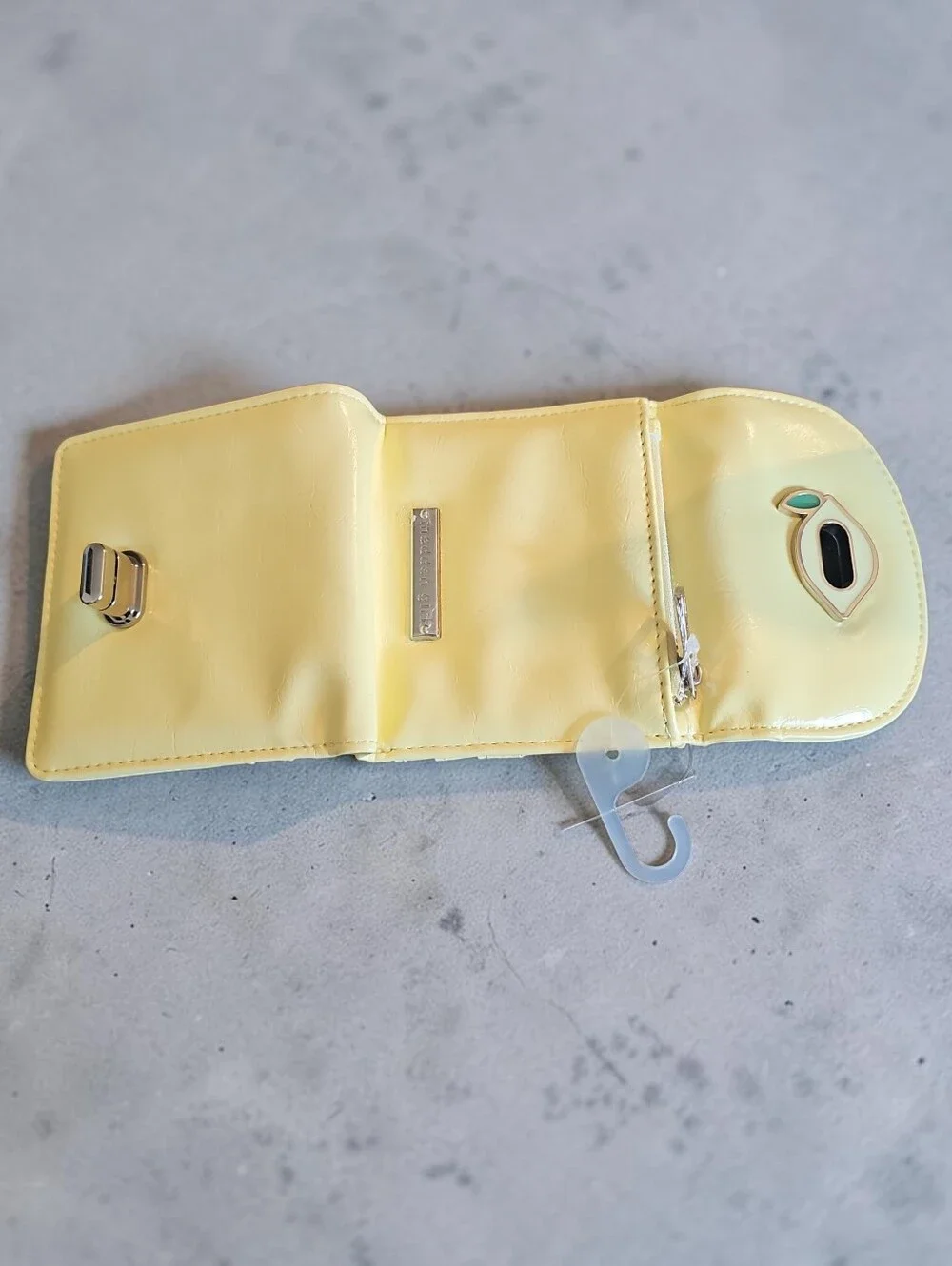 Madden Girl Nwt  Cream Mini Wallet with Silver Turn-Lock